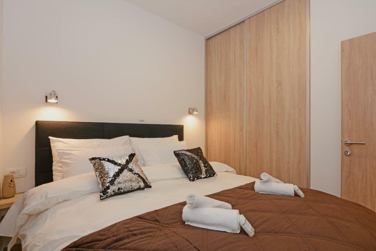 Xy Suites - Design Apartments Шибеник Экстерьер фото
